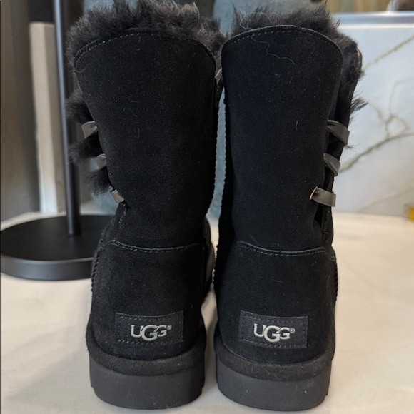 UGG Black Winter Boots with Shearling Lining - Picture 2 of 8